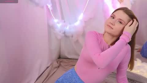 Alisia online show from October 12, 9:33 am