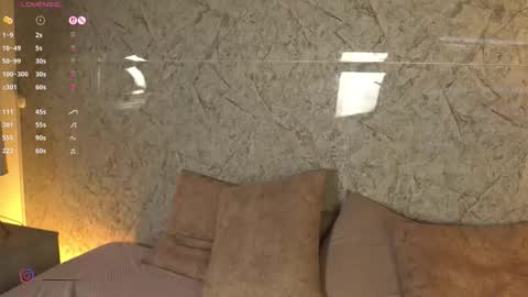 A L I S O N  online show from February 22, 1:01 pm