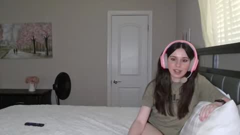 Alison Fields online show from March 20, 6:57 pm