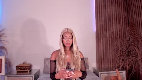 Alison Moon  online show from February 4, 10:32 am