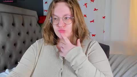 Alissa online show from February 12, 5:36 pm