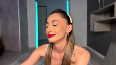 Alissa online show from July 11, 3:34 pm