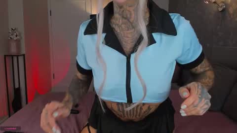 Help me Reach K FollowerslPut your finger up  online show from October 9, 1:43 am