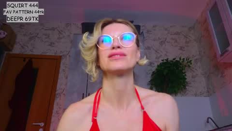 im Allise online show from May 16, 3:20 am