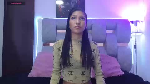 alix_kitty_ online show from March 13, 10:44 pm