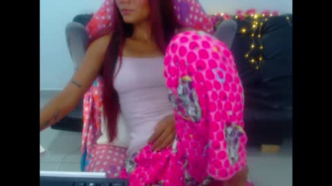 alixxe_ online show from February 3, 4:01 pm