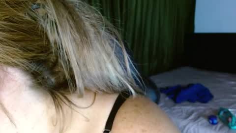 Ale online show from December 26, 5:15 am