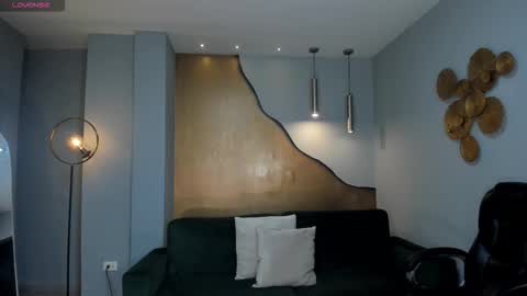 Allison Rogers online show from November 22, 2:14 am