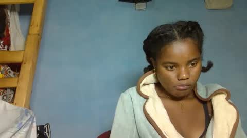 allizida01 online show from November 17, 3:57 pm