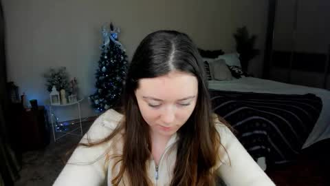 alluringeyess online show from January 12, 5:01 am