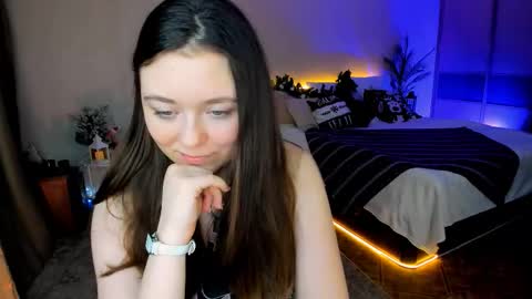 alluringeyess online show from December 16, 1:17 pm