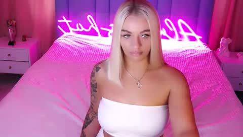 AlwaysHot online show from September 22, 2:10 am