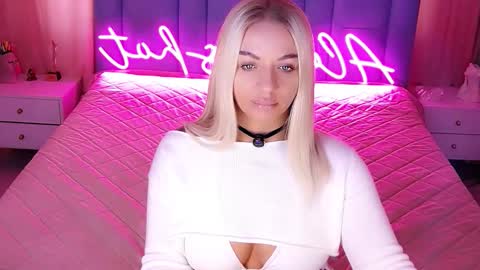 AlwaysHot online show from March 21, 3:55 am