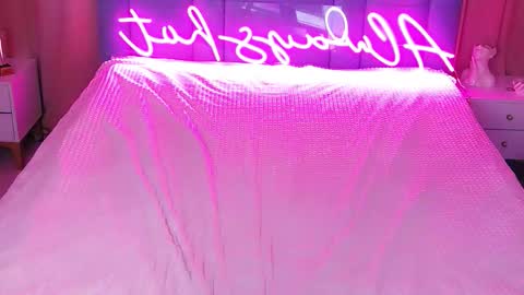 AlwaysHot online show from December 2, 3:19 am