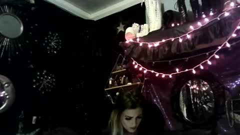 allymoon1369 online show from March 25, 7:55 am