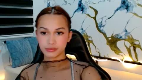 Alondra online show from June 24, 7:35 pm