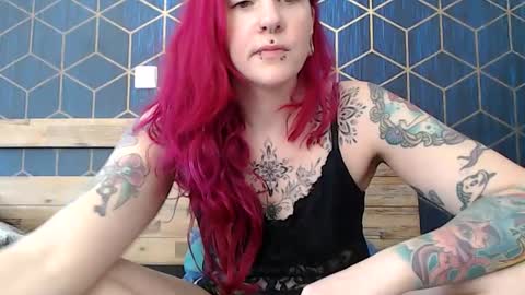 Lily online show from April 6, 9:54 am