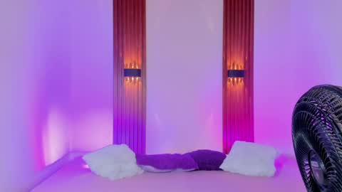 Aly online show from April 25, 1:41 pm