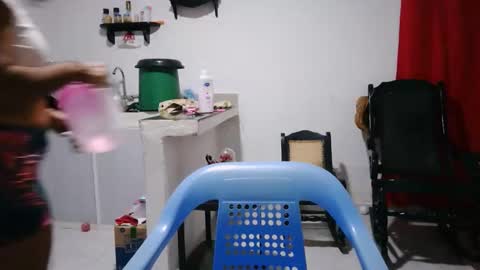 analia online show from November 30, 5:44 am