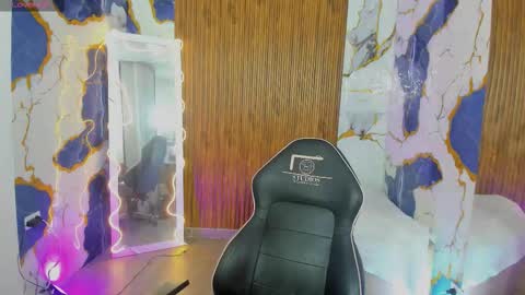 ALYCE  online show from March 17, 11:36 am