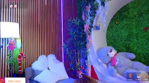 Alyse online show from December 19, 9:18 pm