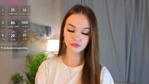 Mona online show from May 30, 4:26 pm