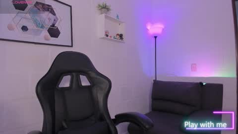 Alyson online show from December 22, 1:58 pm