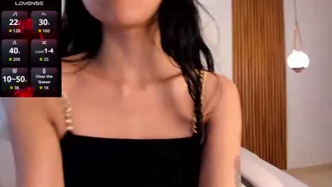 alyssabeauty_ online show from June 30, 6:40 pm