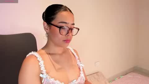 Amalia    real MIA  online show from April 14, 1:27 am