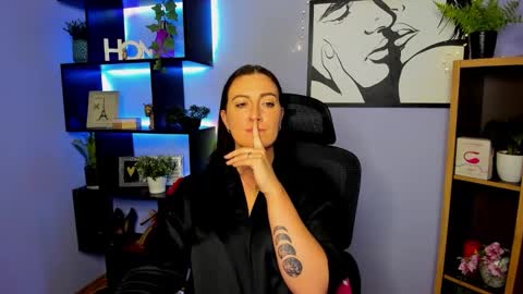 Amanda online show from March 4, 3:40 pm