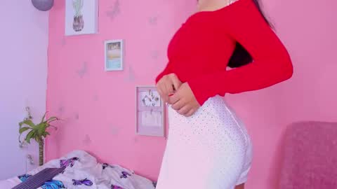 Thalia online show from December 25, 1:53 am