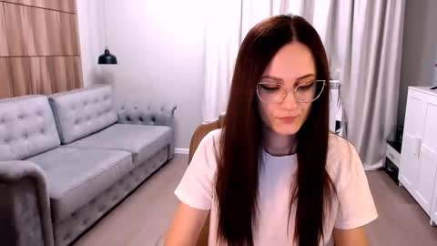 Izza online show from February 22, 2:49 pm