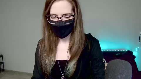 Amber non-nude model online show from March 2, 1:49 am