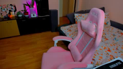 Eileen online show from October 18, 4:10 pm