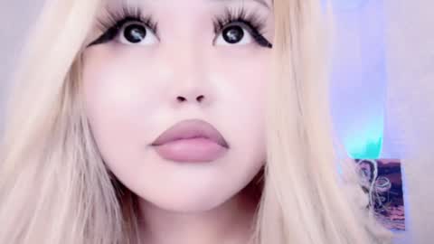 Amelia online show from December 28, 11:59 pm