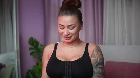  Amelia  online show from April 22, 5:10 pm