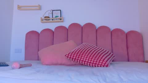 amelialaurent_ online show from July 8, 7:27 pm