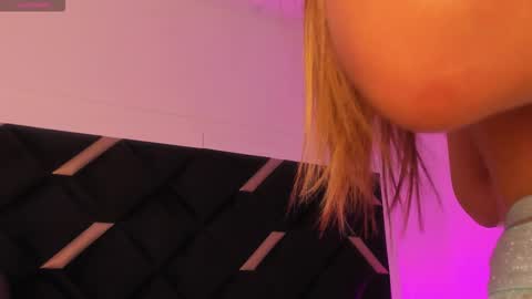 Amelie online show from March 24, 12:10 pm