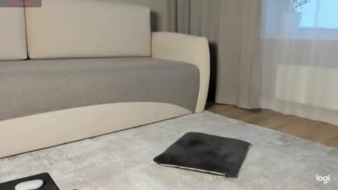 Amelina Love online show from December 22, 3:09 am