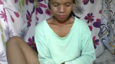 aminah01 online show from April 3, 10:19 pm