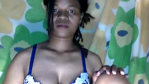 aminah01 online show from December 2, 11:45 am