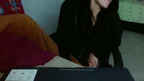 amitlu_ online show from October 24, 7:43 pm