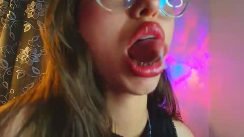 Ammelie online show from February 3, 2:53 am