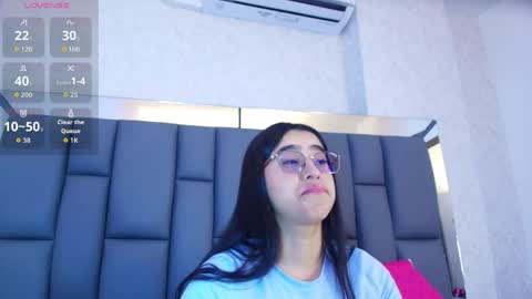 amy__wats0n online show from April 10, 7:20 pm