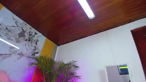 Amy online show from February 15, 7:51 am