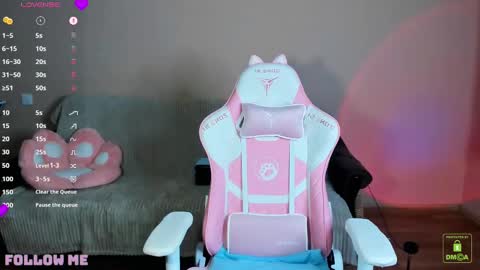 Amy Rose online show from February 11, 5:50 pm