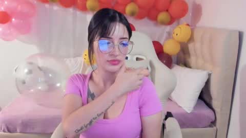 Im anna but you can call me as you want online show from March 9, 12:10 am