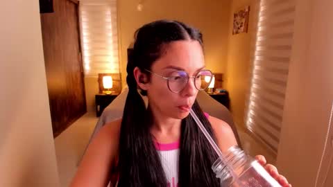 Anabel online show from November 5, 7:30 pm