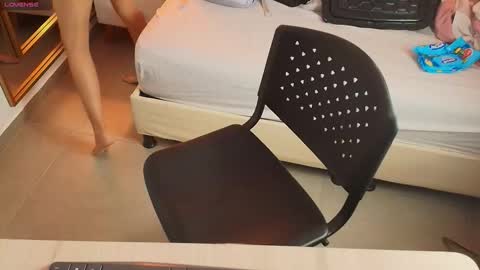 Anahi  online show from November 3, 7:40 pm