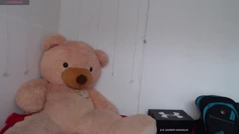 Anahi Browns online show from February 2, 6:40 pm